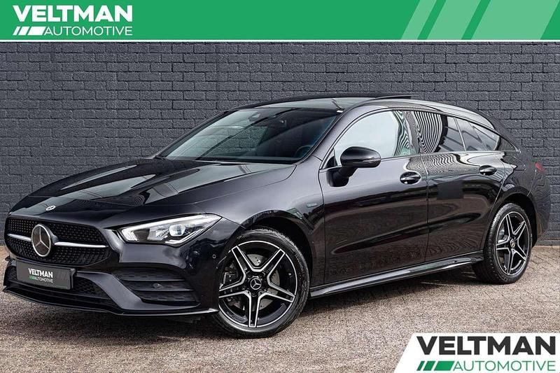 Zwart Occasion 2021 Mercedes CLA250e Shooting Brake AMG line Stationwagen | € 27.945 (Eerlijke prijs) - Afbeelding 1/4