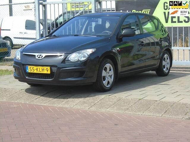 Zwart Gebruikt 2011 Hyundai i30 Active Hatchback | € 2.900 (Eerlijke prijs) - Afbeelding 1/4