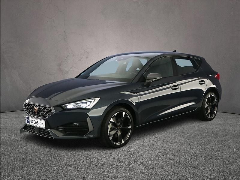Grijs, metallic lak Gebruikt 2022 Cupra Leon Hatchback | € 28.900 (Eerlijke prijs) - Afbeelding 1/4