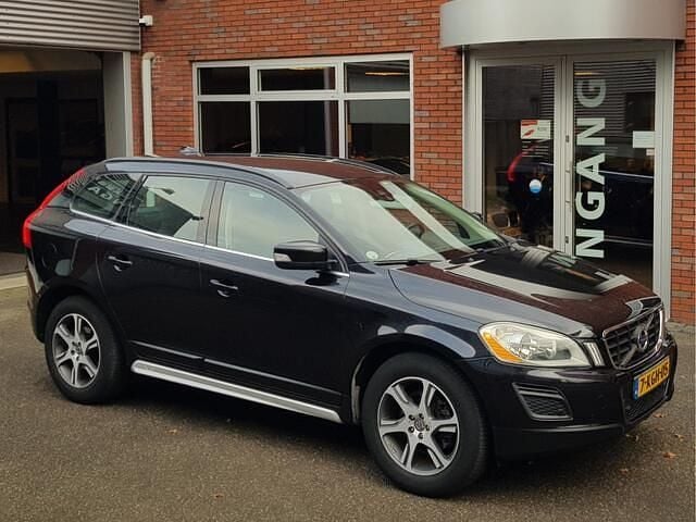 Zwart Gebruikt 2010 Volvo XC60 Momentum SUV | € 9.375 (Goede deal) - Afbeelding 1/4