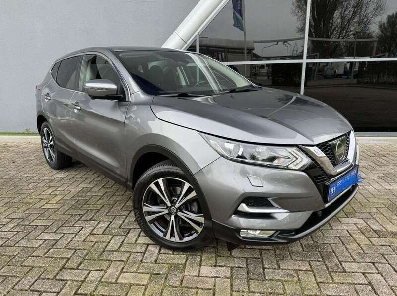 Grijs Gebruikt 2018 Nissan Qashqai N-Connecta SUV | € 16.500 (Eerlijke prijs) - Afbeelding 1/4