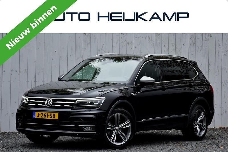 Zwart Gebruikt 2020 VW Tiguan Highline SUV | € 27.950 (Goede deal) - Afbeelding 1/4