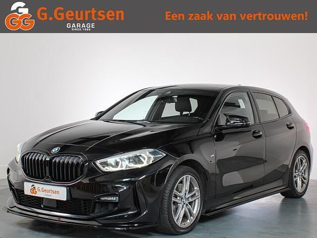 Zwart Gebruikt 2019 BMW 118 Executive Hatchback | € 22.700 (Eerlijke prijs) - Afbeelding 1/4