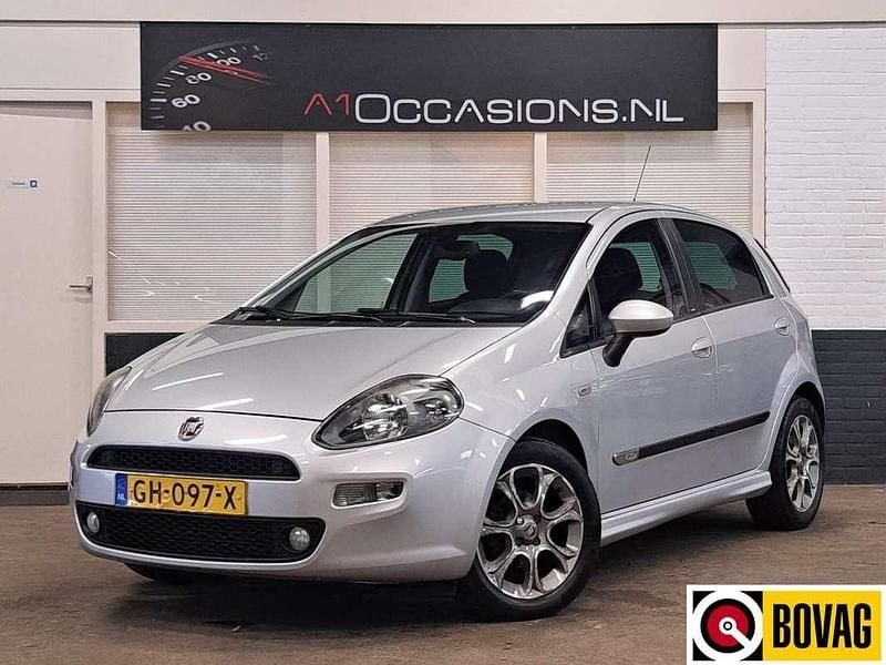 Grijs Gebruikt 2015 Fiat Punto Evo Lounge Hatchback | € 4.495 (Goede deal) - Afbeelding 1/4