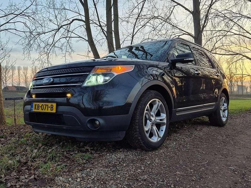 Zwart Occasion 2015 Ford Explorer SUV | € 20.000 - Afbeelding 1/4