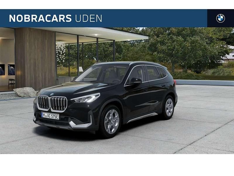 Zwart Nieuw 2025 BMW X1 xLine SUV | € 57.674 - Afbeelding 1/4