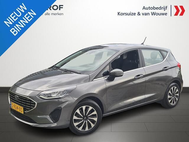 Grijs Gebruikt 2023 Ford Fiesta Titanium Hatchback | € 16.949 (Eerlijke prijs) - Afbeelding 1/4