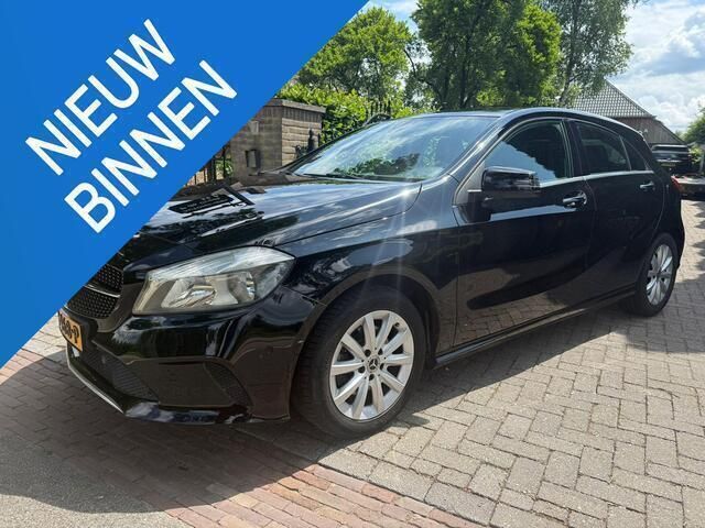 Zwart Gebruikt 2017 Mercedes A160 Prestige Hatchback | € 13.950 (Eerlijke prijs) - Afbeelding 1/4