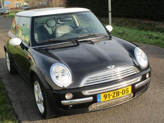 Occasion Mini Cooper Chili 116 PK (85 kW) 2003 Zwart, metallic lak Hatchback