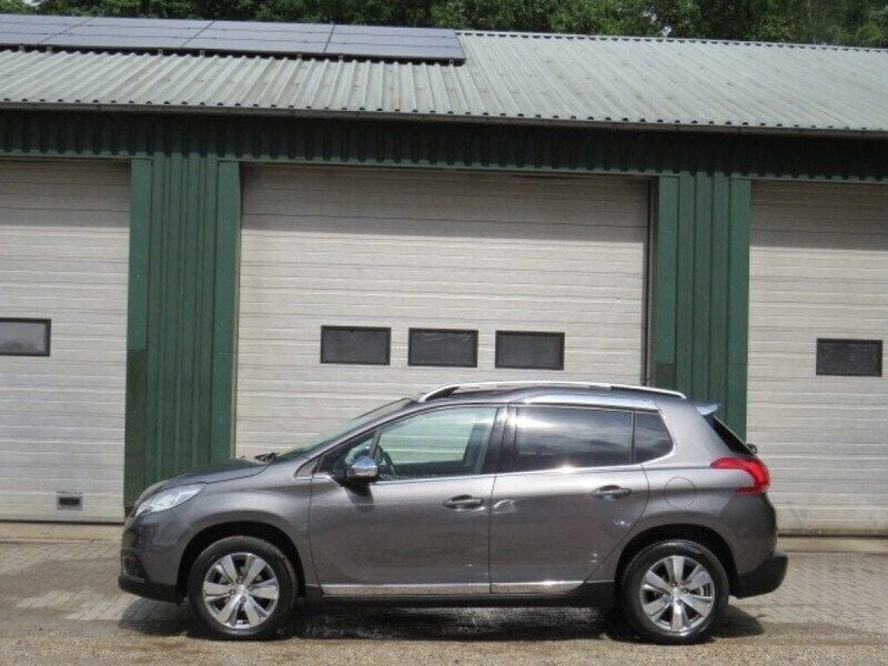 Grijs Gebruikt 2014 Peugeot 2008 Allure SUV | € 6.950 (Eerlijke prijs) - Afbeelding 1/4