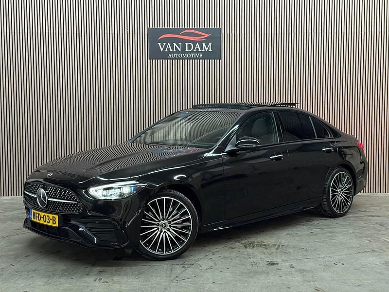 Zwart Gebruikt 2023 Mercedes C400 AMG line Sedan | € 59.900 - Afbeelding 1/4