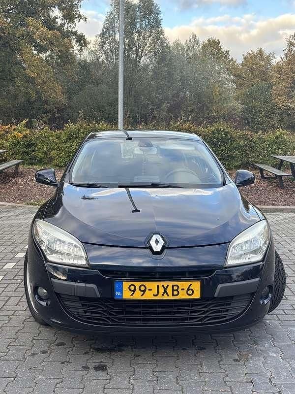 Occasion 2009 Renault Mégane Exception Sedan | € 2.600 (Eerlijke prijs) - Afbeelding 1/4