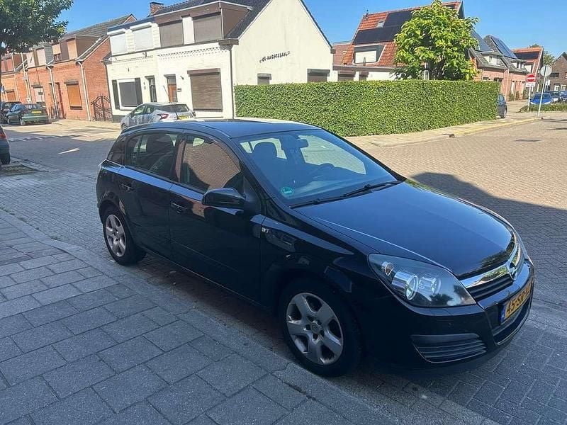 Zwart Gebruikt 2006 Opel Astra Edition Hatchback | € 1.250 (Eerlijke prijs) - Afbeelding 1/4