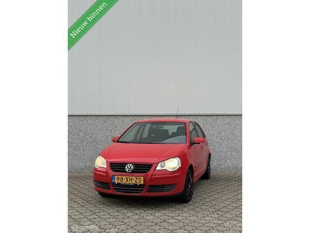 Rood Gebruikt 2007 VW Polo Hatchback | € 3.500 (Eerlijke prijs) - Afbeelding 1/4