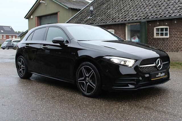 Occasion Mercedes A250 Business 262 PK (192 kW) 2021 Zwart (metallic) Hatchback