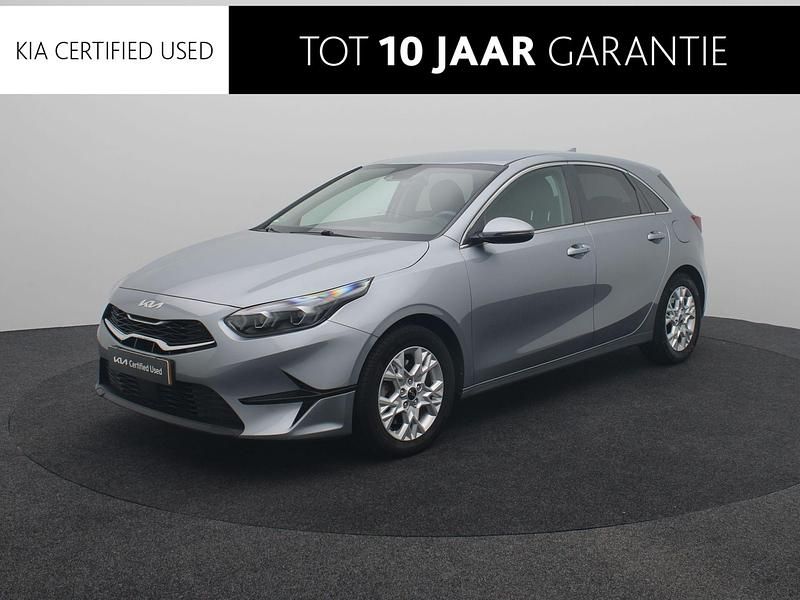 Grijs Gebruikt 2022 Kia Ceed Hatchback | € 21.440 (Iets duurder) - Afbeelding 1/2