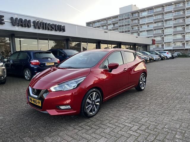 Rood (metallic) Gebruikt 2017 Nissan Micra N-Connecta Hatchback | € 8.450 (Eerlijke prijs) - Afbeelding 1/4