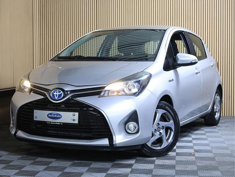 Occasion 2015 Toyota Yaris Hybrid Hatchback | € 12.444 (Goede deal) - Afbeelding 1/4