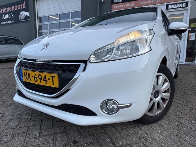 Wit Occasion 2012 Peugeot 208 Allure Hatchback | € 3.899 (Super prijs) - Afbeelding 1/4