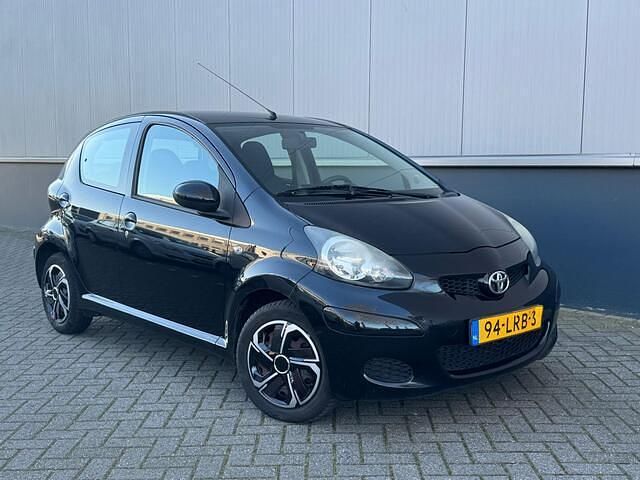 Occasion Toyota Aygo Comfort 68 PK (50 kW) 2010 Zwart Hatchback
