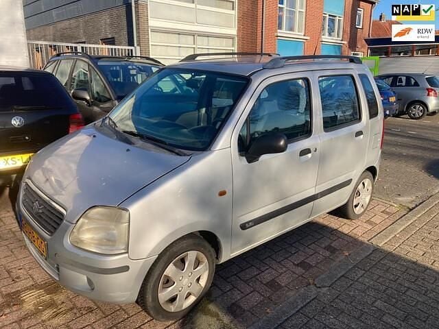 Grijs Gebruikt 2001 Suzuki Wagon R GL Hatchback | € 1.195 (Eerlijke prijs) - Afbeelding 1/4