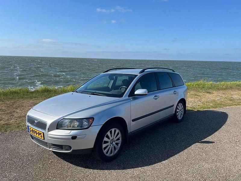 Zilver Gebruikt 2005 Volvo V50 Stationwagen | € 5.000 (Iets duurder) - Afbeelding 1/4