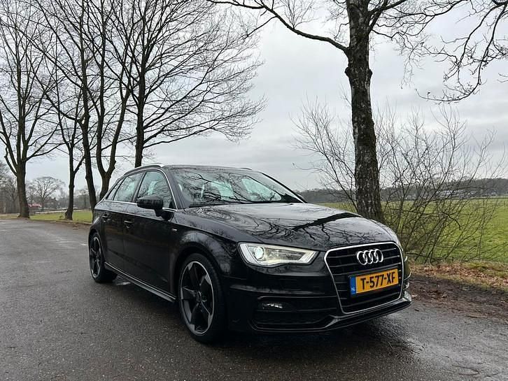 Zwart Occasion 2016 Audi A3 S-Line Hatchback | € 14.750 (Eerlijke prijs) - Afbeelding 1/4