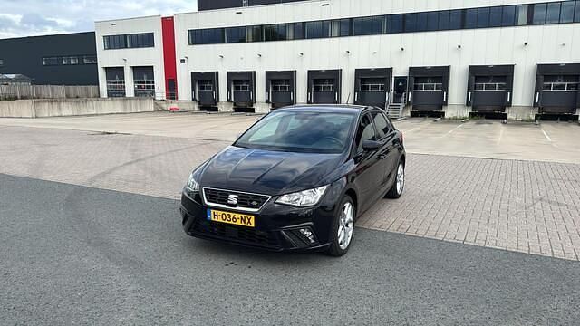 Zwart Gebruikt 2020 Seat Ibiza Business Hatchback | € 7.950 (Iets duurder) - Afbeelding 1/4