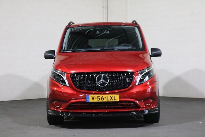 Nieuw Mercedes e-Vito 150 kW (204 PK) 2025 Rood (metallic) MPV