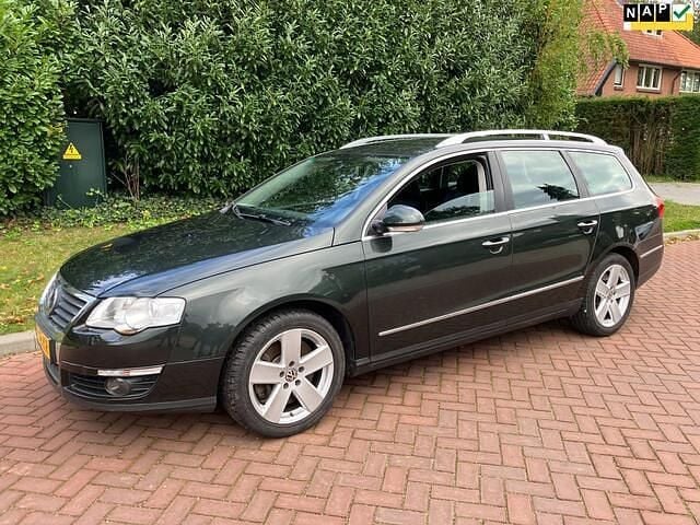 Groen Gebruikt 2007 VW Passat Highline Stationwagen | € 4.950 (Iets duurder) - Afbeelding 1/4