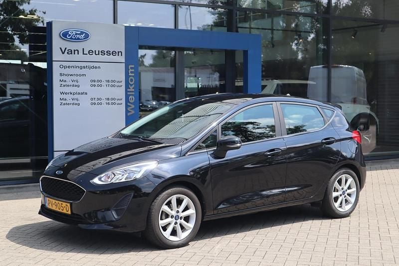 Zwart Gebruikt 2017 Ford Fiesta Trend Hatchback | € 7.390 (Iets duurder) - Afbeelding 1/4
