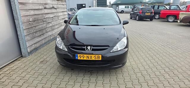 Occasion Peugeot 307 CC 136 PK (100 kW) 2004 Zwart Cabriolet