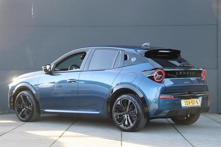 Nieuw Lancia Ypsilon 206 kW (281 PK) 2025 Blauw Hatchback