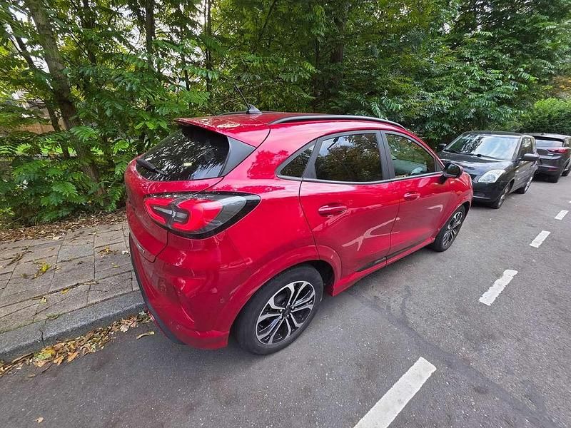 Rood Gebruikt 2022 Ford Puma Gen-E MPV | € 22.000 (Eerlijke prijs) - Afbeelding 1/4