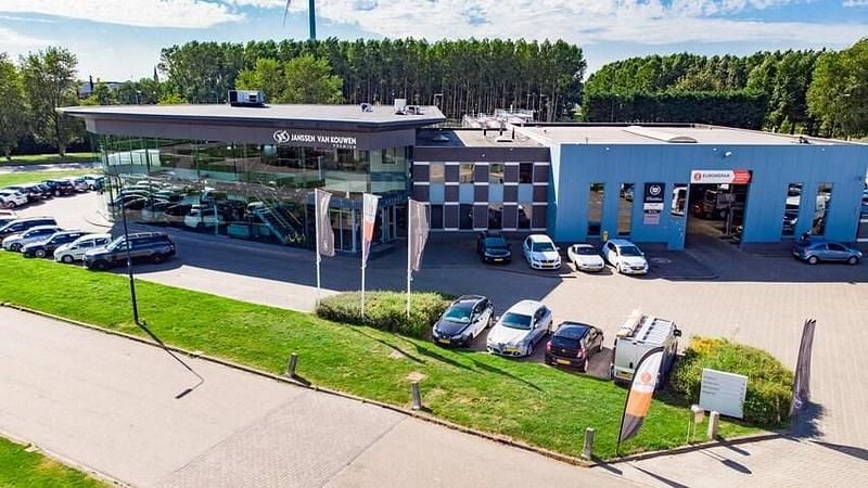 Zwart (metallic) Gebruikt 2022 Audi A3 Sportback e-tron Competition Hatchback | € 33.800 (Eerlijke prijs) - Afbeelding 1/1