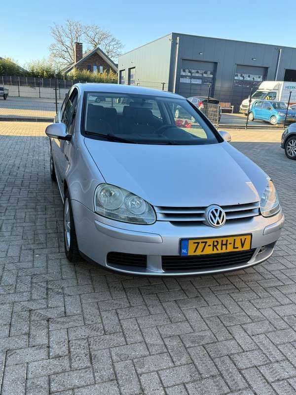 Grijs Gebruikt 2005 VW Golf IV Trendline Hatchback | € 1.699 (Eerlijke prijs) - Afbeelding 1/4