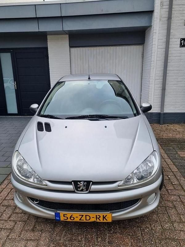 Occasion Peugeot 206 74 PK (54 kW) 2008