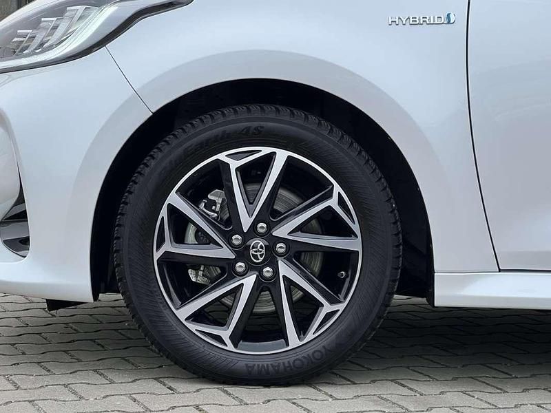 Occasion Toyota Yaris Hybrid Style 116 PK (85 kW) 2021 Wit, andere lak Hatchback
