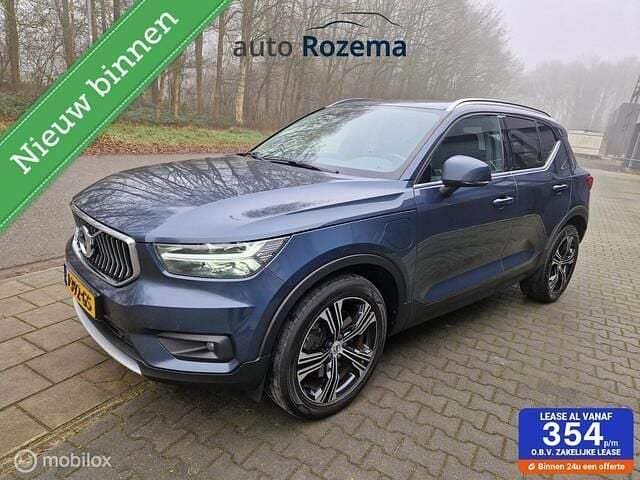 Blauw (metallic) Gebruikt 2020 Volvo XC40 Inscription SUV | € 26.350 (Eerlijke prijs) - Afbeelding 1/4