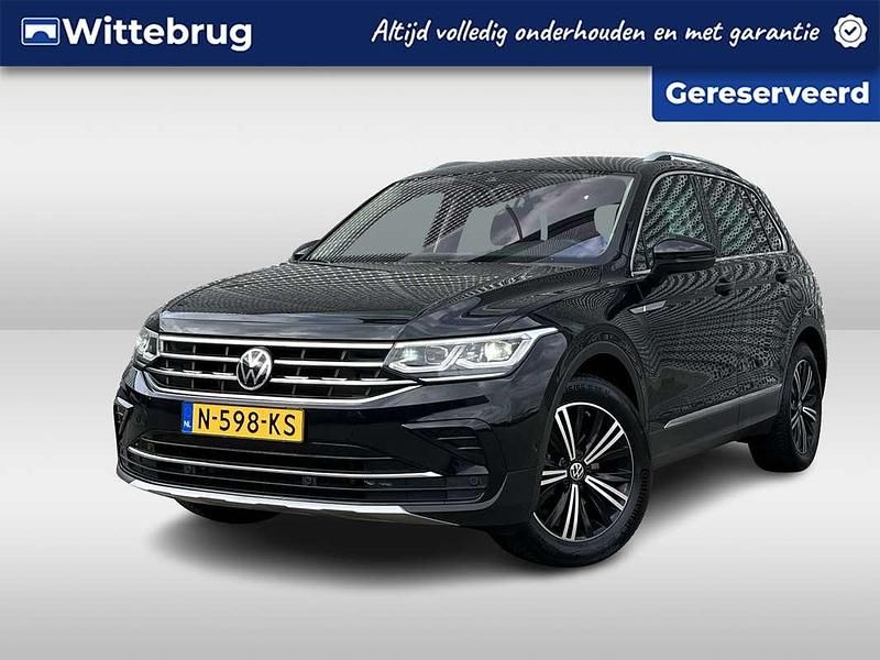 Zwart, metallic lak Gebruikt 2021 VW Tiguan Elegance SUV | € 27.750 (Eerlijke prijs) - Afbeelding 1/2