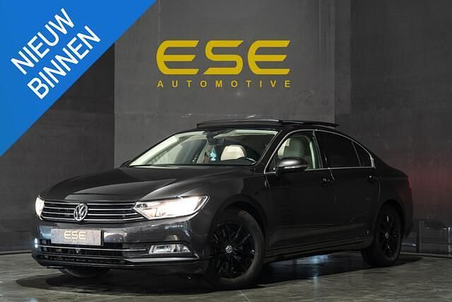 Grijs Gebruikt 2019 VW Passat Highline Sedan | € 14.495 (Super prijs) - Afbeelding 1/4
