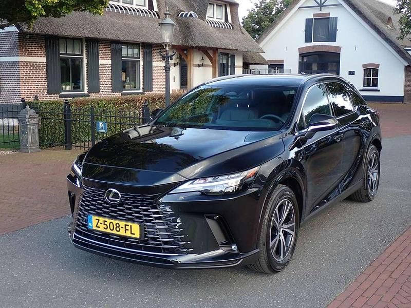 Zwart Gebruikt 2024 Lexus RX450h SUV | € 64.900 - Afbeelding 1/4