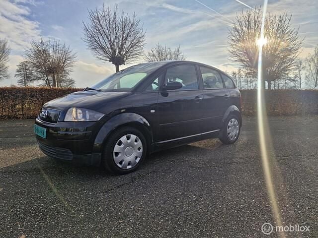 Zwart Gebruikt 2000 Audi A2 Hatchback | € 2.749 (Iets duurder) - Afbeelding 1/4