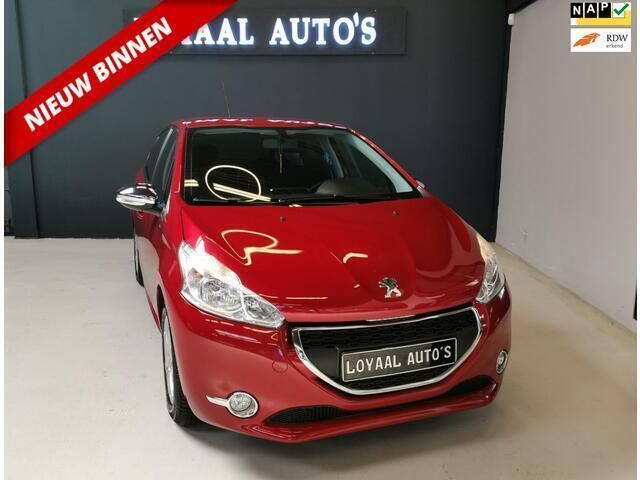 Rood Gebruikt 2014 Peugeot 208 Style Hatchback | € 5.749 (Eerlijke prijs) - Afbeelding 1/4