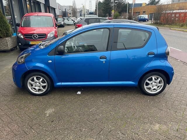 Blauw Gebruikt 2013 Toyota Aygo Hatchback | € 3.950 (Goede deal) - Afbeelding 1/4