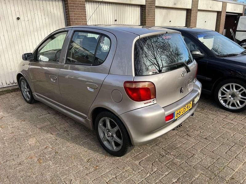 Occasion Toyota Yaris Sport 106 PK (77 kW) 2002 Beige Hatchback