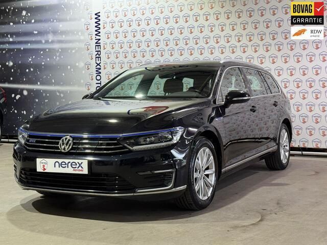 Zwart Gebruikt 2017 VW Passat Highline Stationwagen | € 15.445 (Eerlijke prijs) - Afbeelding 1/4