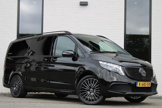 Zwart Gebruikt 2020 Mercedes EQV300 AMG Van | € 36.950 (Eerlijke prijs) - Afbeelding 1/4