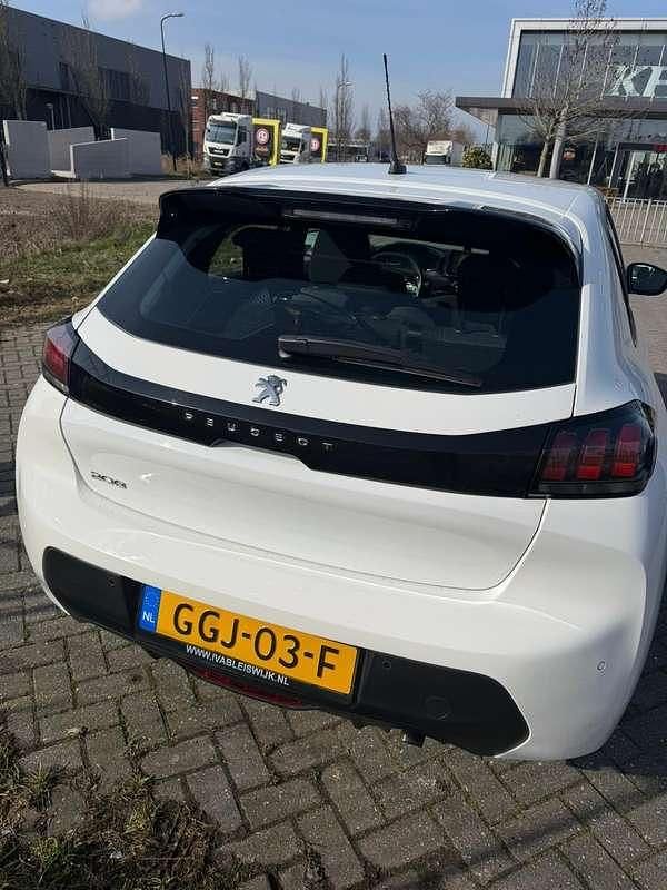 Occasion Peugeot 208 Allure 101 PK (74 kW) 2022 Wit Hatchback