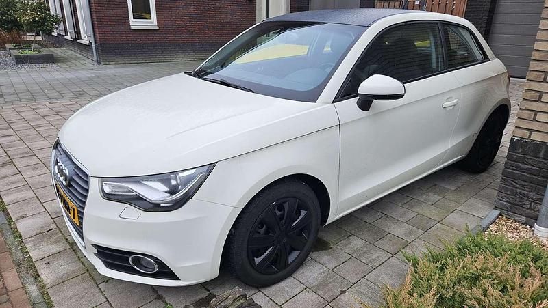 Wit Occasion 2011 Audi A1 Hatchback | € 9.000 (Eerlijke prijs) - Afbeelding 1/4